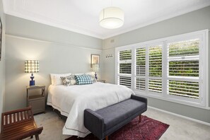 4 bedrooms, desk, iron/ironing board, WiFi