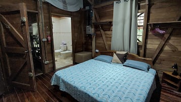 1 bedroom, desk, free WiFi, bed sheets