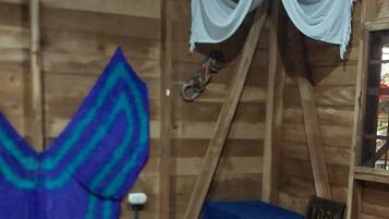 1 bedroom, desk, free WiFi, bed sheets