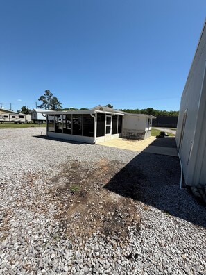 Property grounds - Stay with Cajun Charm & River Access (Jennings)