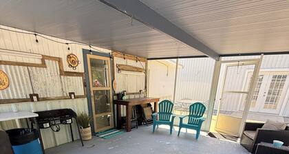 Stay with Cajun Charm & River Access