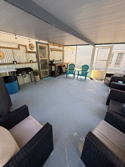 Stay with Cajun Charm & River Access