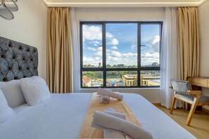 1 bedroom, in-room safe, desk, iron/ironing board