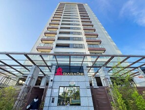 Exterior detail - Nairobi City Luxury 1Br, Pool, Gym, View, minute walk to Junction Mall  (Nairobi)