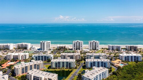 Coastal Comfort: 3BR/2BA at Ocean Walk 20-507