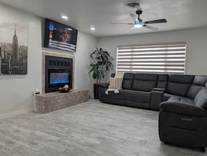 Smart TV, fireplace
