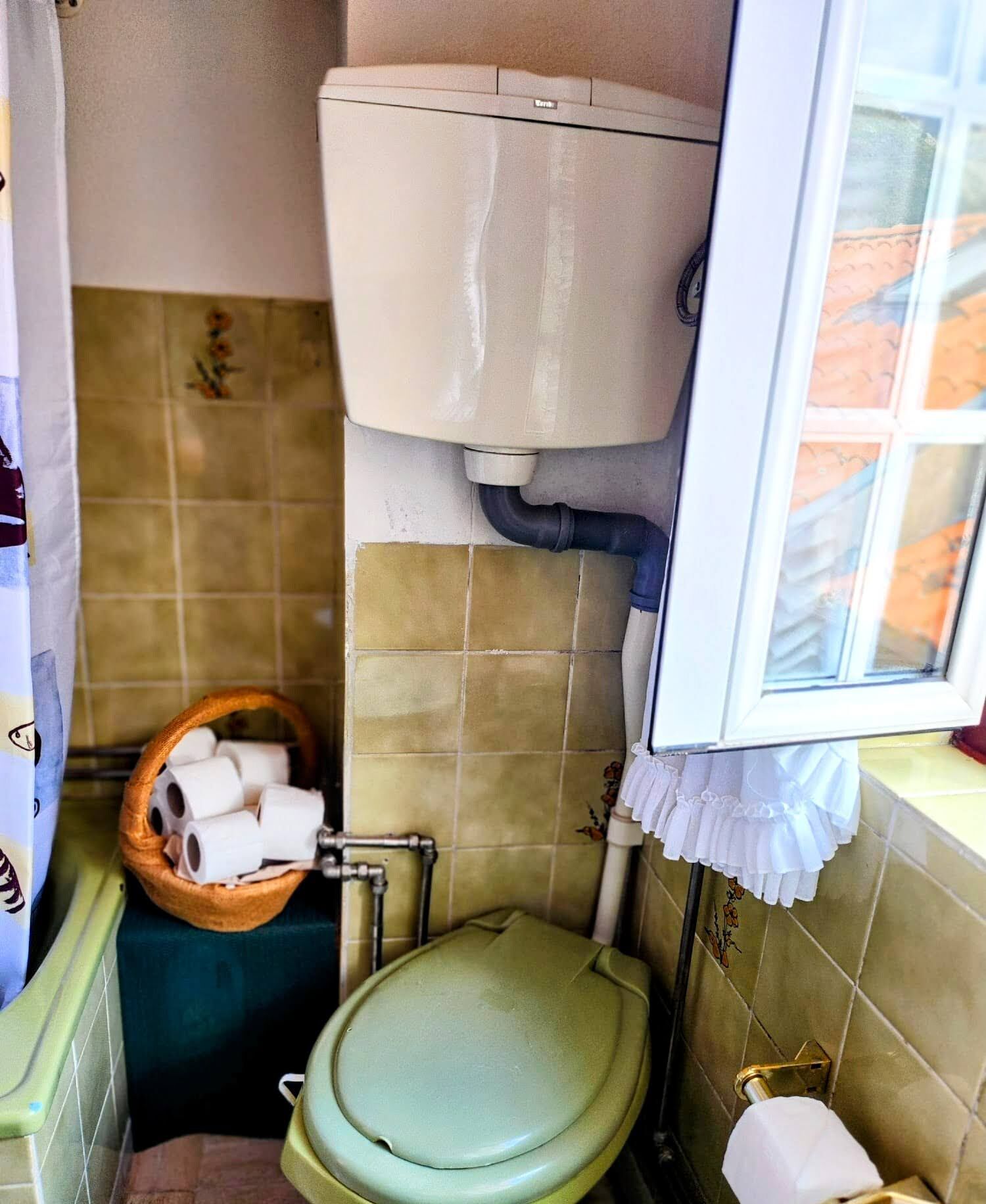 Hårtørrer, bidet, håndklæder, Sæbe