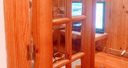 Rustic and comfortable accommodation in the heart of Loriga. Room for 8 people.