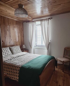 4 soverom, strykejern/-brett, wi-fi (inkludert) og sengetøy