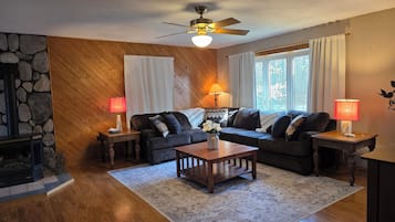 Smart TV, DVD player, table tennis, books