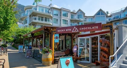 The Driftwalk | Walkable to Beach