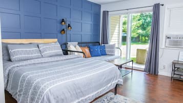 Iron/ironing board, WiFi (free), bed sheets