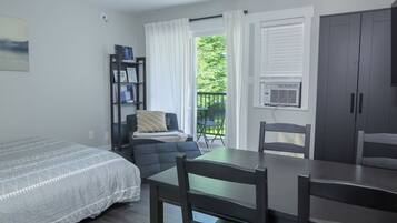 Iron/ironing board, travel crib, free WiFi, bed sheets