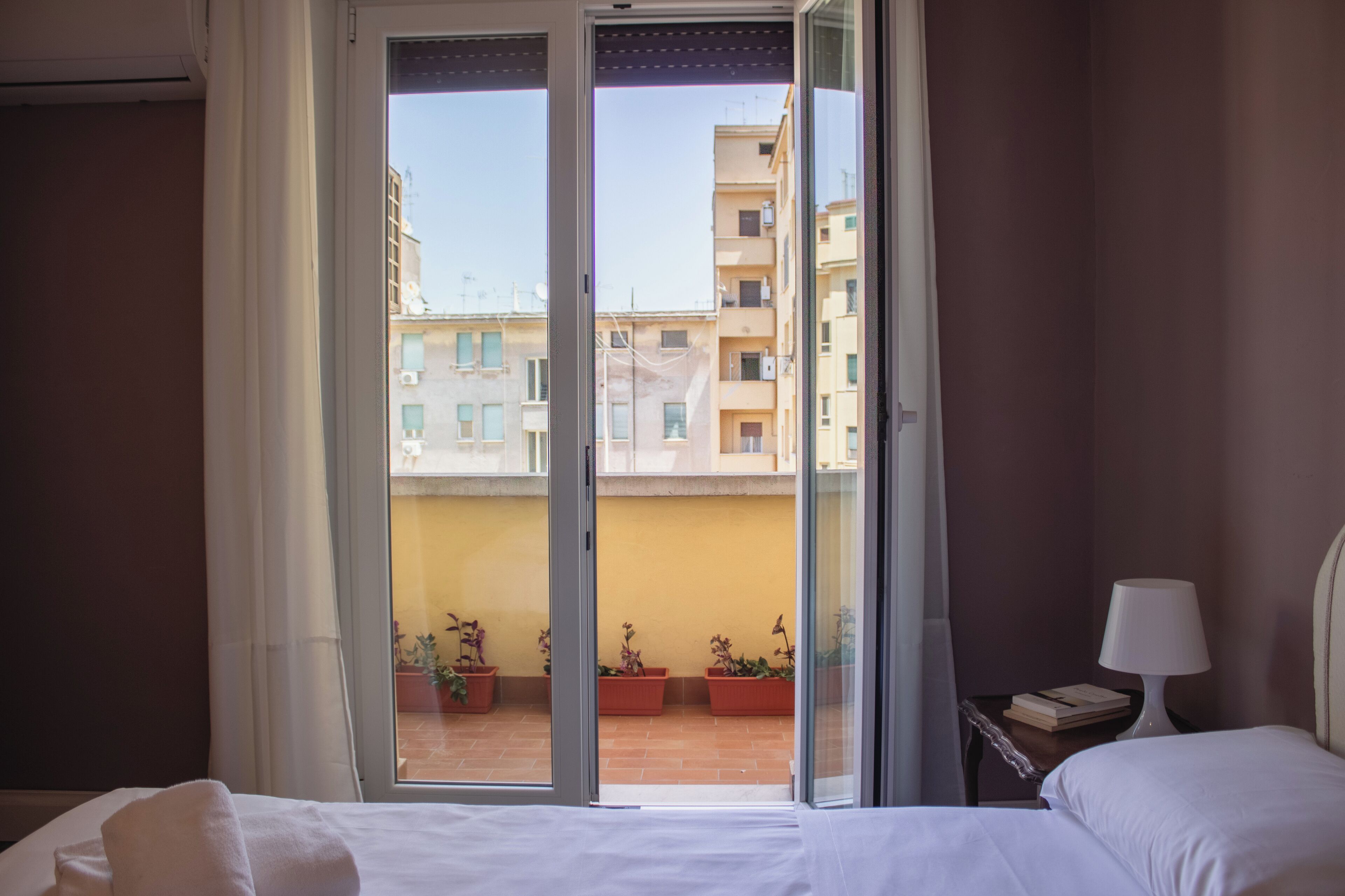 3 室のベッドルーム、旅行用ベビーベッド、WiFi、ベッドシーツ