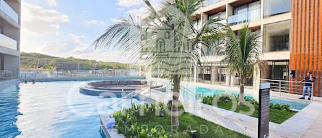 7 piscines couvertes