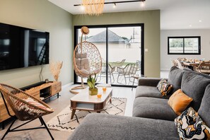 Smart TV - Modern villa with Spa 10 pers (santec)