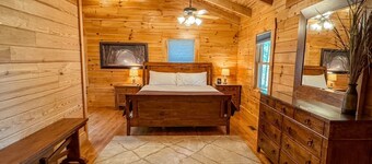 Luxury Retreat, Private Hot Tub, Romantic Getaway
