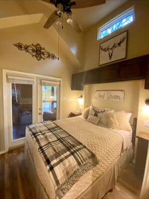 2 bedrooms, iron/ironing board, free WiFi, bed sheets - Heavenly Escape into the Forest- Tiny Home at Allen Acres Resort (Edgewood)