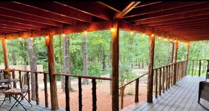 Heavenly Escape into the Forest-Tiny Home #2 at Allen Acres Resort