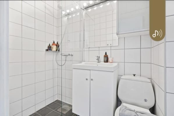 Towels, soap, toilet paper