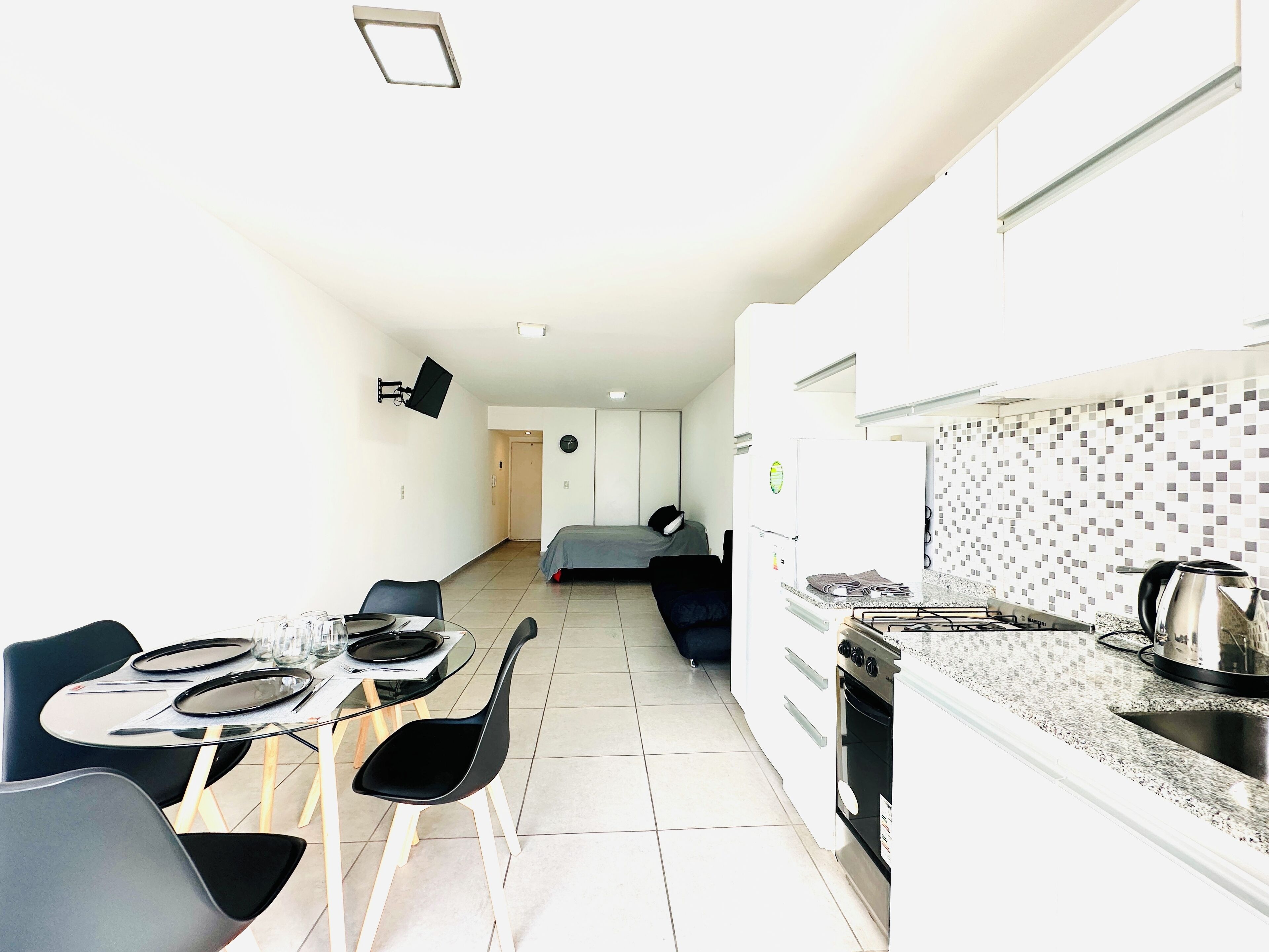Refrigerador, microondas, horno, placa de cocina