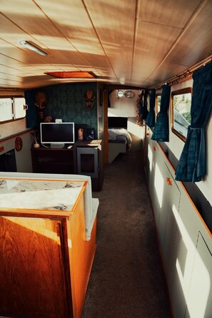 1 bedroom, bed sheets, wheelchair access