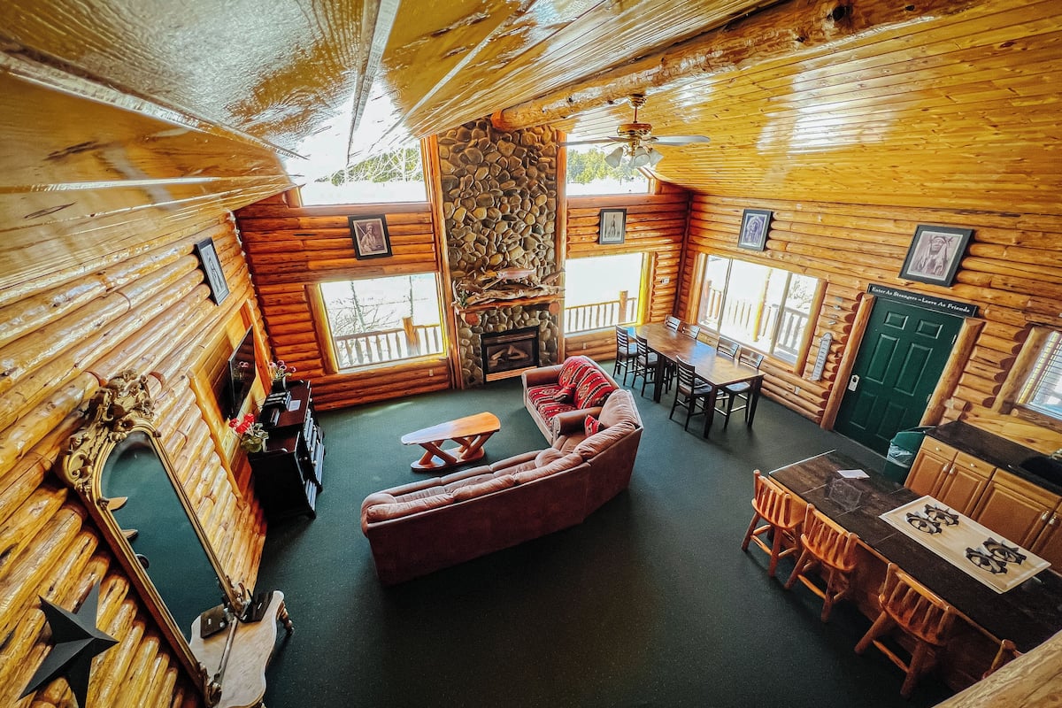 奢华小屋, 河景 | 起居区