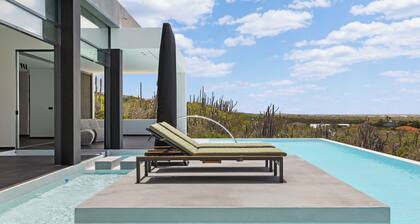NEW! Lux Ocean View Villa w/ Huge Private Pool, 3 Ensuite Beds & Dive Facilities