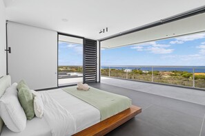 3 bedrooms, WiFi, bed sheets - Kas di Sol Infinito, NEW! Luxury Ocean View Villa w/ Huge Private Pool, 3 Bedrooms & Dive Facilities (Kralendijk)