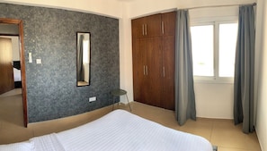 3 間睡房、房內夾萬、熨斗/熨衫板、Wi-Fi