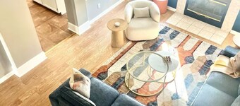 Charming Cul-de-Sac Home- SLEEPS 10-Game Room & B-ball court