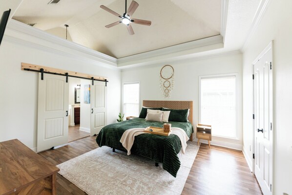 5 chambres, bureau, fer et planche à repasser, accès au Wi-Fi (inclus)