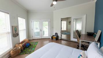 5 bedrooms, desk, iron/ironing board, free WiFi