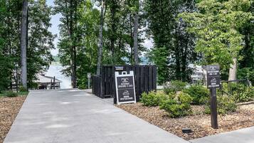 Enceinte de lâhĂ©bergement