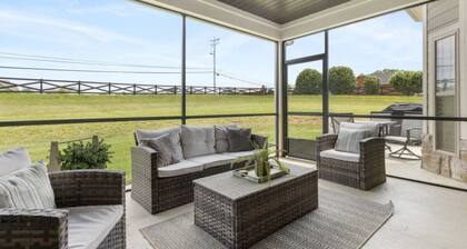 Lovin Lake Life-Pool, Twin Creeks Marina, & Dry Creek Beach