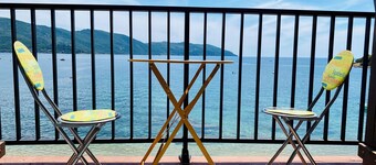 *Furtunatu* air-conditioned, sea view, beach access.