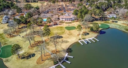 New Charming 2-bedroom place in Great Waters!