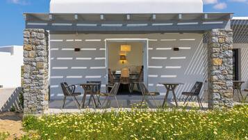 Café da manhã com buffet todos os dias (EUR 13 por pessoa)