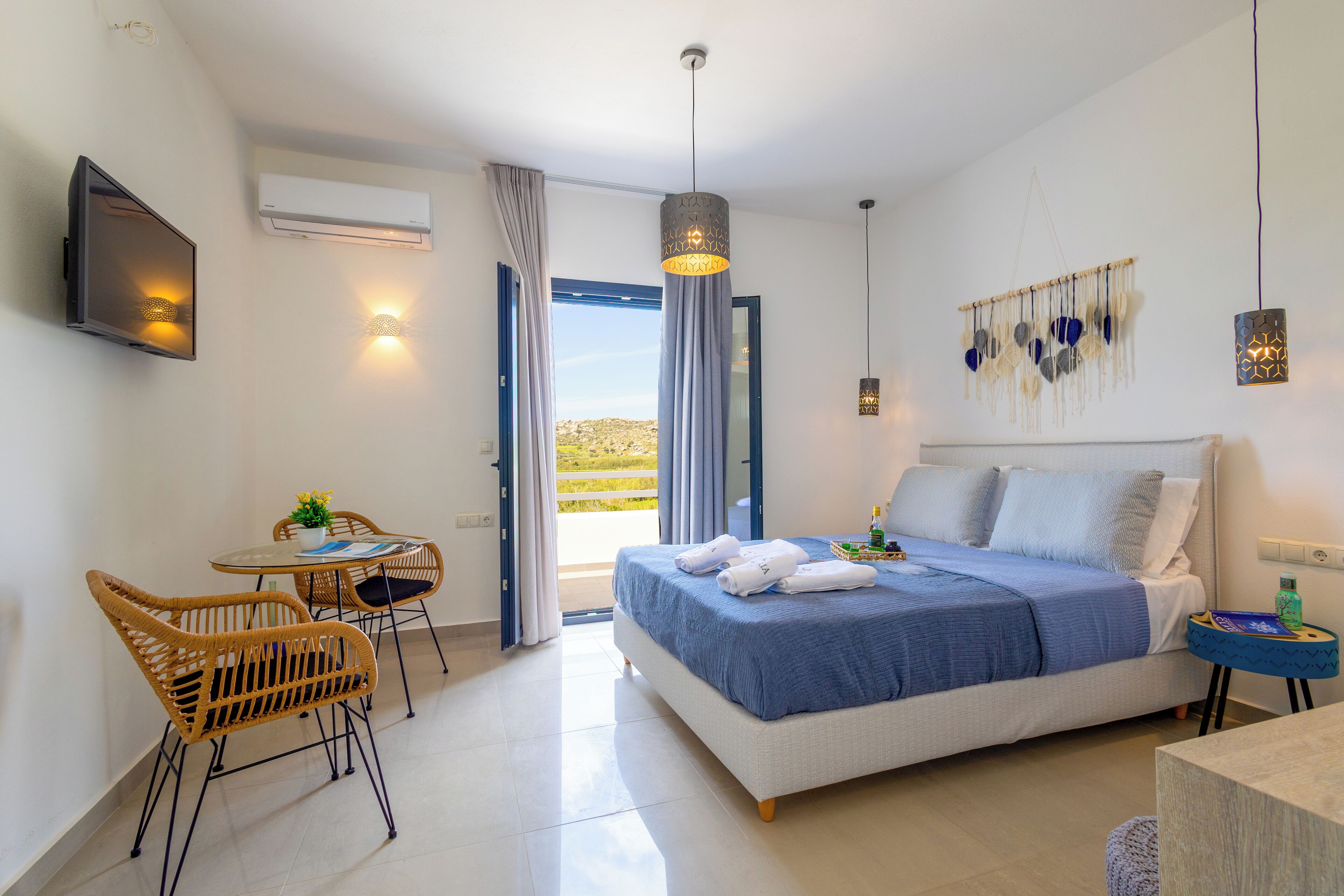 Deluxe-Doppelzimmer, Meerblick | Zimmersafe, schallisolierte Zimmer, Bügeleisen/Bügelbrett