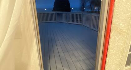 Beautiful 3-bedroom bayview townhome in downtown Menominee