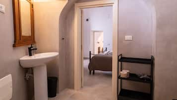 2 slaapkamers, een strijkplank/strijkijzer, wifi, beddengoed