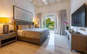 8 chambres, fer et planche à repasser, Wi-Fi, draps fournis