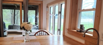 Lakefront Serenity Retreat with WiFi on Pristine Canada Lake