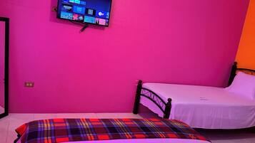 Quarto casal ou duplo standard | Cortinas blackout, Wi-Fi de cortesia