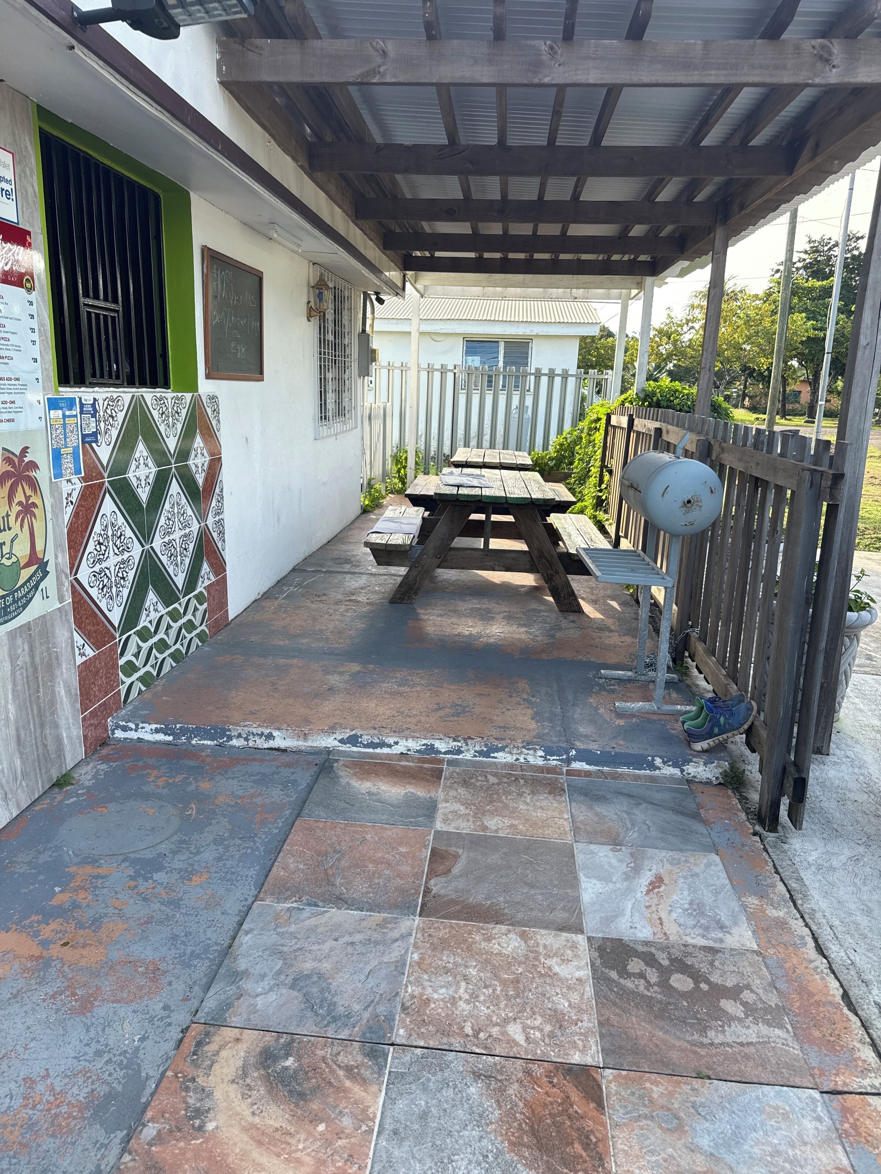 Fachada de la propiedad