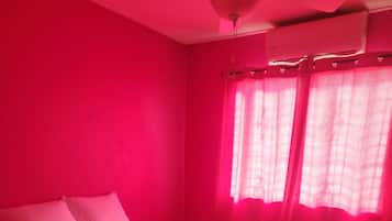 Blackout curtains, free WiFi