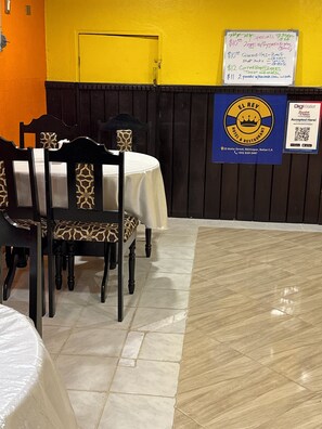 Restaurant - EL REY MOTEL & RESTAURANT (Belmopan)