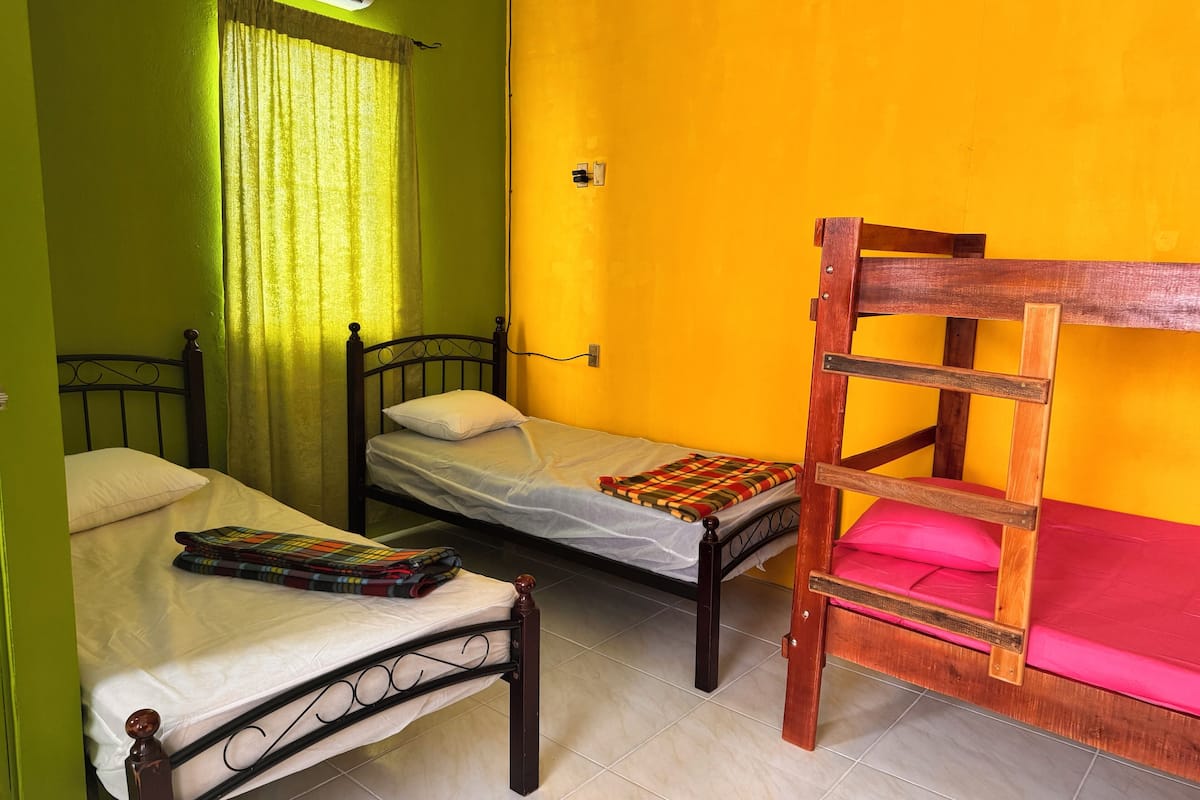 1 chambre, rideaux occultants, Wi-Fi gratuit