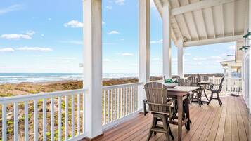 House (6 Bedrooms) | Exterior