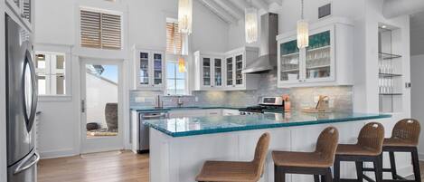 House (6 Bedrooms) | Interior
